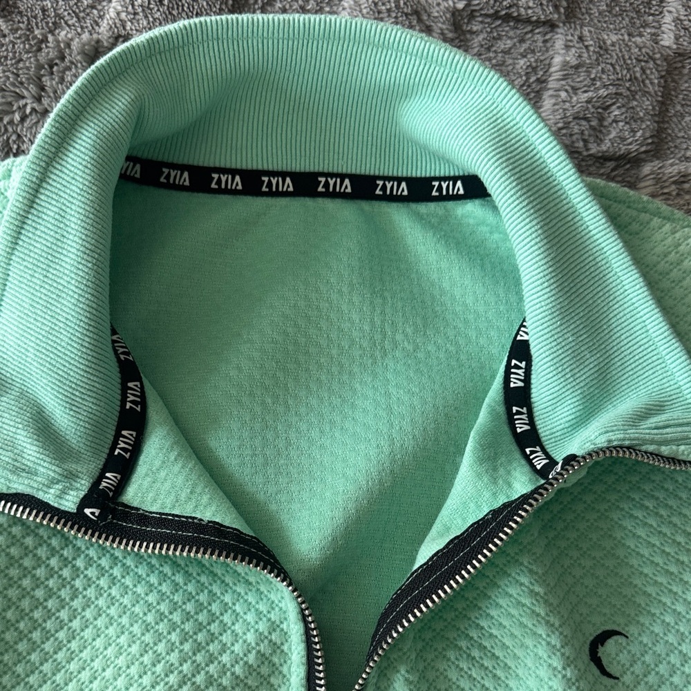 ZYIA Spearmint Honesty Quarter Zip, S - Picture 6 of 6